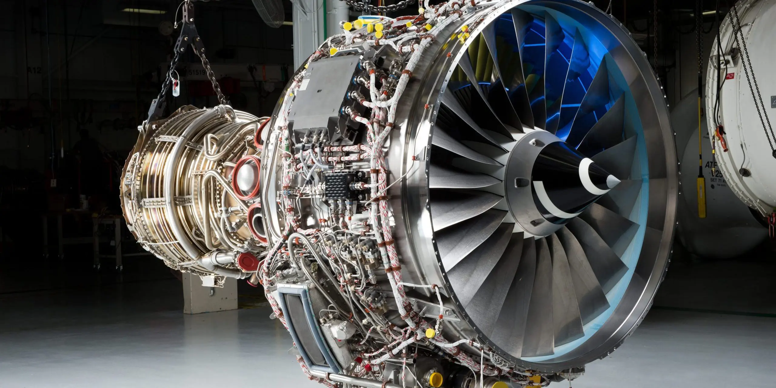 Exposed internal workings of the V2500 E5 Engine